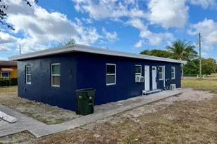 24 SW 10th Ave, Delray Beach, FL 33444 - Photo 2