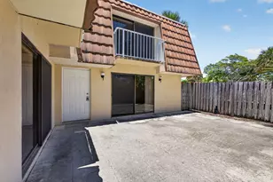 851 Blue Ridge Cir, West Palm Beach, FL 33409 - Photo 2