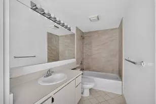 851 Blue Ridge Cir, West Palm Beach, FL 33409 - Photo 14