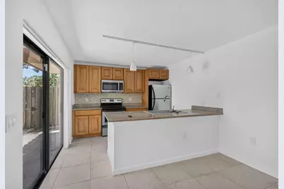 851 Blue Ridge Circle, West Palm Beach, FL 33409 - Photo 4