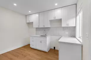 865 SE 12th St, Hialeah, FL 33010 - Photo 10