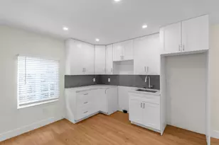 865 SE 12th St, Hialeah, FL 33010 - Photo 6