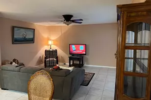 203 Suffolk, Boca Raton, FL 33434 - Photo 4