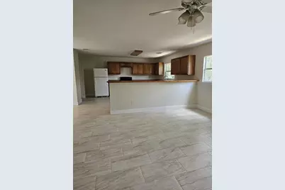 2013 SE Dock Street, West Palm Beach, FL 33401 - Photo 4