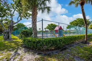 1013 NW 53rd St, Deerfield Beach, FL 33064 - Photo 44