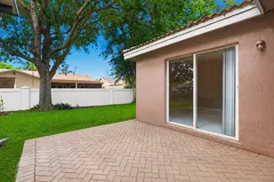 9312 NW 54th St, Sunrise, FL 33351 - Photo 30