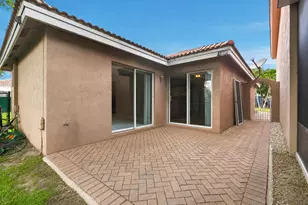 9312 NW 54th St, Sunrise, FL 33351 - Photo 32