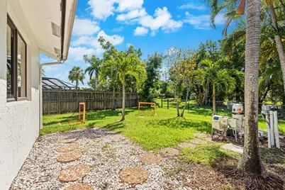 1912 NW 77th Avenue, Margate, FL 33063 - Photo 36
