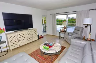 2801 N Palm Aire Dr, Pompano Beach, FL 33069 - Photo 12