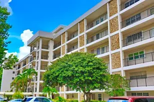 2801 N Palm Aire Dr, Pompano Beach, FL 33069 - Photo 4