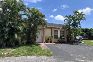 19823 NW 64th Pl, Hialeah, FL 33015 - Photo 14