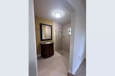 19823 NW 64th Place, Hialeah, FL 33015 - Photo 12