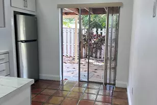 19823 NW 64th Pl, Hialeah, FL 33015 - Photo 4
