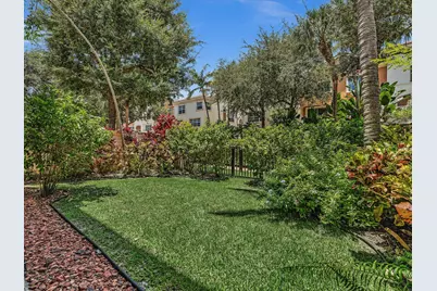 5575 NE Trieste Way, Boca Raton, FL 33487 - Photo 10