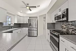 6226 Water Lilly Ln, Boynton Beach, FL 33437 - Photo 10