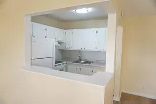 369 Sheffield O, West Palm Beach, FL 33417 - Photo 2