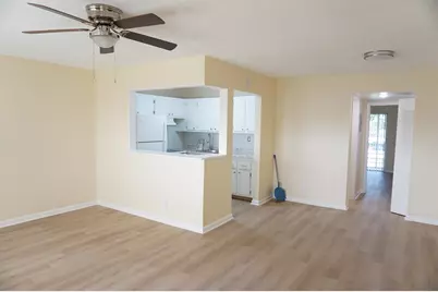 369 Sheffield O, West Palm Beach, FL 33417 - Photo 4