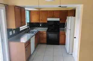 884 SE Solaz Ave, Port Saint Lucie, FL 34983 - Photo 2