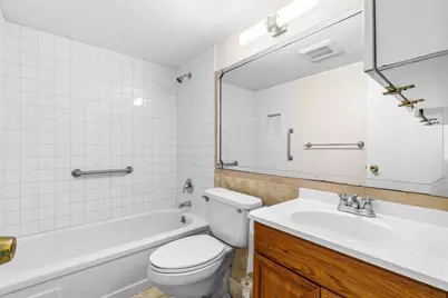52 Kingswood C, West Palm Beach, FL 33417 - Photo 10
