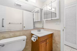 52 Kingswood C, West Palm Beach, FL 33417 - Photo 12