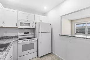 52 Kingswood C, West Palm Beach, FL 33417 - Photo 4