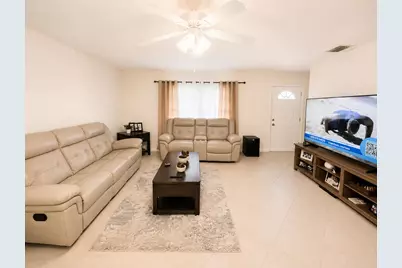 882 SE Walters Terrace, Port Saint Lucie, FL 34983 - Photo 4