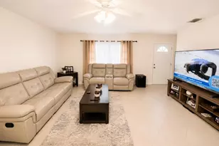 882 SE Walters Terrace, Port Saint Lucie, FL 34983 - Photo 4