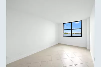 105 Lake Emerald Drive #706, Oakland Park, FL 33309 - Photo 12