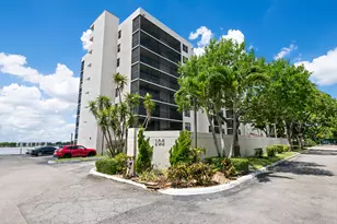 105 Lake Emerald Dr, Oakland Park, FL 33309 - Photo 1