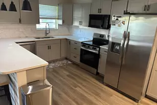 211 Country Ln, Boynton Beach, FL 33435 - Photo 4