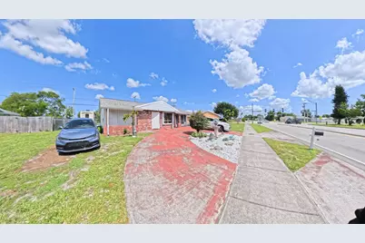372 NW Airoso Boulevard, Port Saint Lucie, FL 34983 - Photo 2