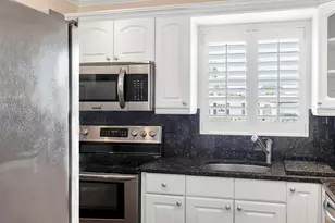 2930 Crosley Dr E, West Palm Beach, FL 33415 - Photo 16