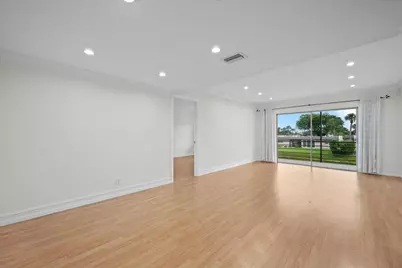 190 Lake Evelyn Drive #190, West Palm Beach, FL 33411 - Photo 4