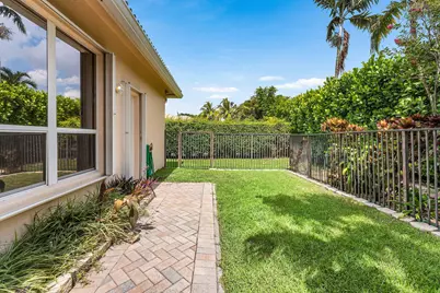 11130 Silver Ridge Street, Wellington, FL 33449 - Photo 32