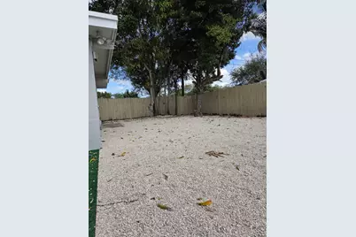 31 Edmund Road  #5, West Park, FL 33023 - Photo 12