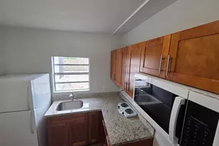 31 Edmund Rd, West Park, FL 33023 - Photo 8