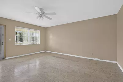 111 Sheffield E, West Palm Beach, FL 33417 - Photo 4