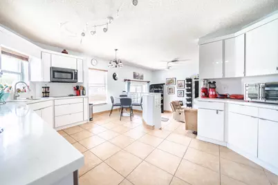 18438 NW 11th Street, Pembroke Pines, FL 33029 - Photo 12