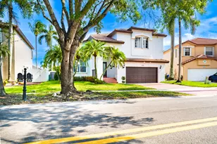18438 NW 11th St, Pembroke Pines, FL 33029 - Photo 2