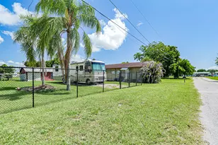 1040 Lissie Ln, Okeechobee, FL 34974 - Photo 4
