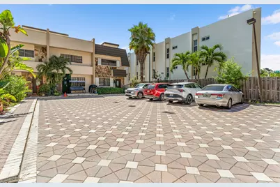 8956 Collins Avenue #4, Surfside, FL 33154 - Photo 6