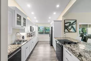 732 Lago Rd, Delray Beach, FL 33445 - Photo 10