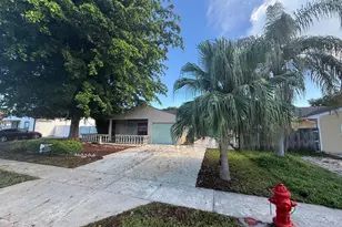 10685 Bobbie Ln, Royal Palm Beach, FL 33411 - Photo 2