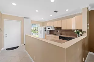 8666 Bella Vista Dr, Boca Raton, FL 33433 - Photo 4