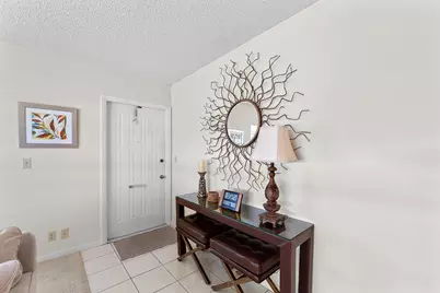1210 S Drive Circle #D, Delray Beach, FL 33445 - Photo 4