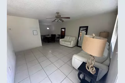 422 Caroline Avenue, West Palm Beach, FL 33413 - Photo 2