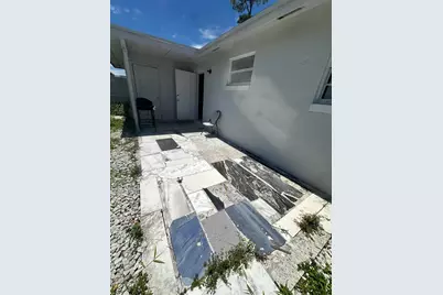 422 Caroline Avenue, West Palm Beach, FL 33413 - Photo 10