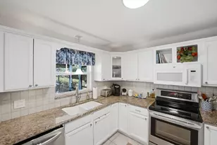 1252 SE Madison Ave, Stuart, FL 34996 - Photo 14