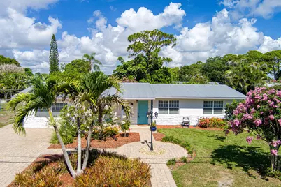 1252 SE Madison Avenue, Stuart, FL 34996 - Photo 1