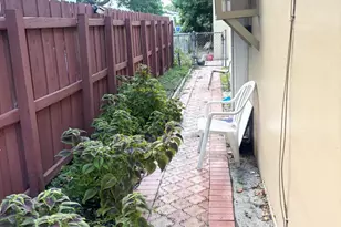 1885 NE 177th St, North Miami Beach, FL 33162 - Photo 2